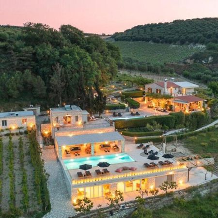 Villa Mantilari Wine Estate 7 Apartments 2 Private Pools 1 Heated Tennis Court Fitness Center Archanes Luaran gambar