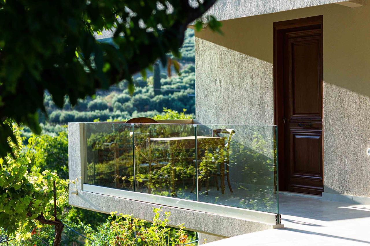 Villa Mantilari Wine Estate 7 Apartments 2 Private Pools 1 Heated Tennis Court Fitness Center Archanes Luaran gambar