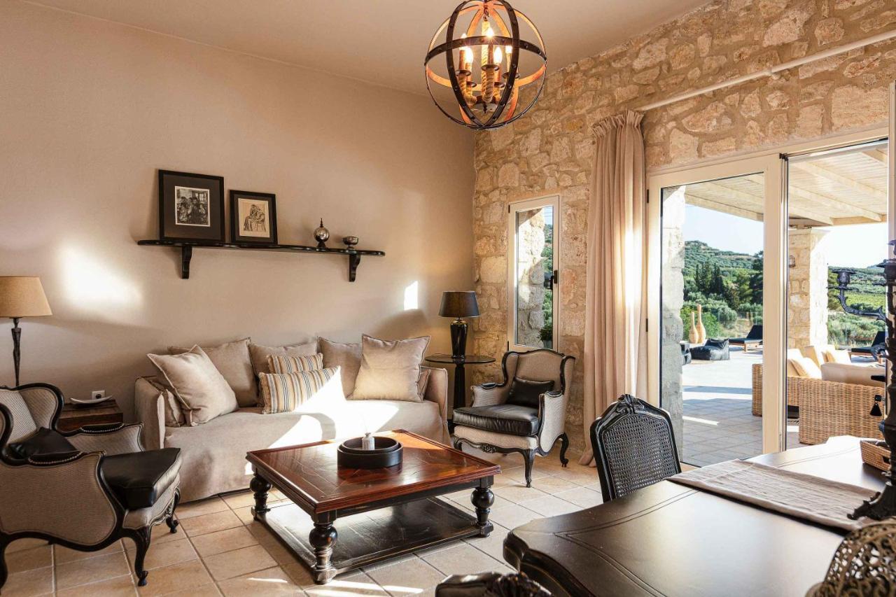 Villa Mantilari Wine Estate 7 Apartments 2 Private Pools 1 Heated Tennis Court Fitness Center Archanes Luaran gambar