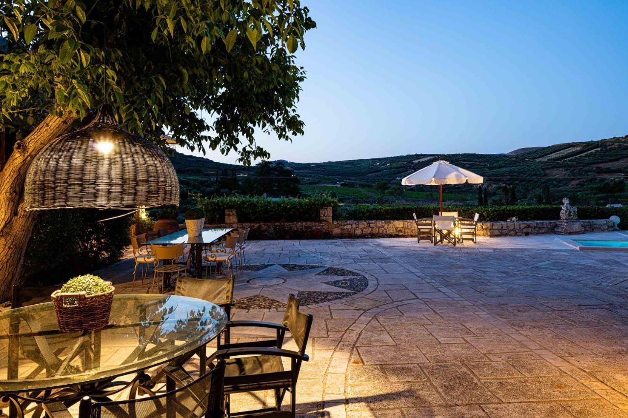 Villa Mantilari Wine Estate 7 Apartments 2 Private Pools 1 Heated Tennis Court Fitness Center Archanes Luaran gambar